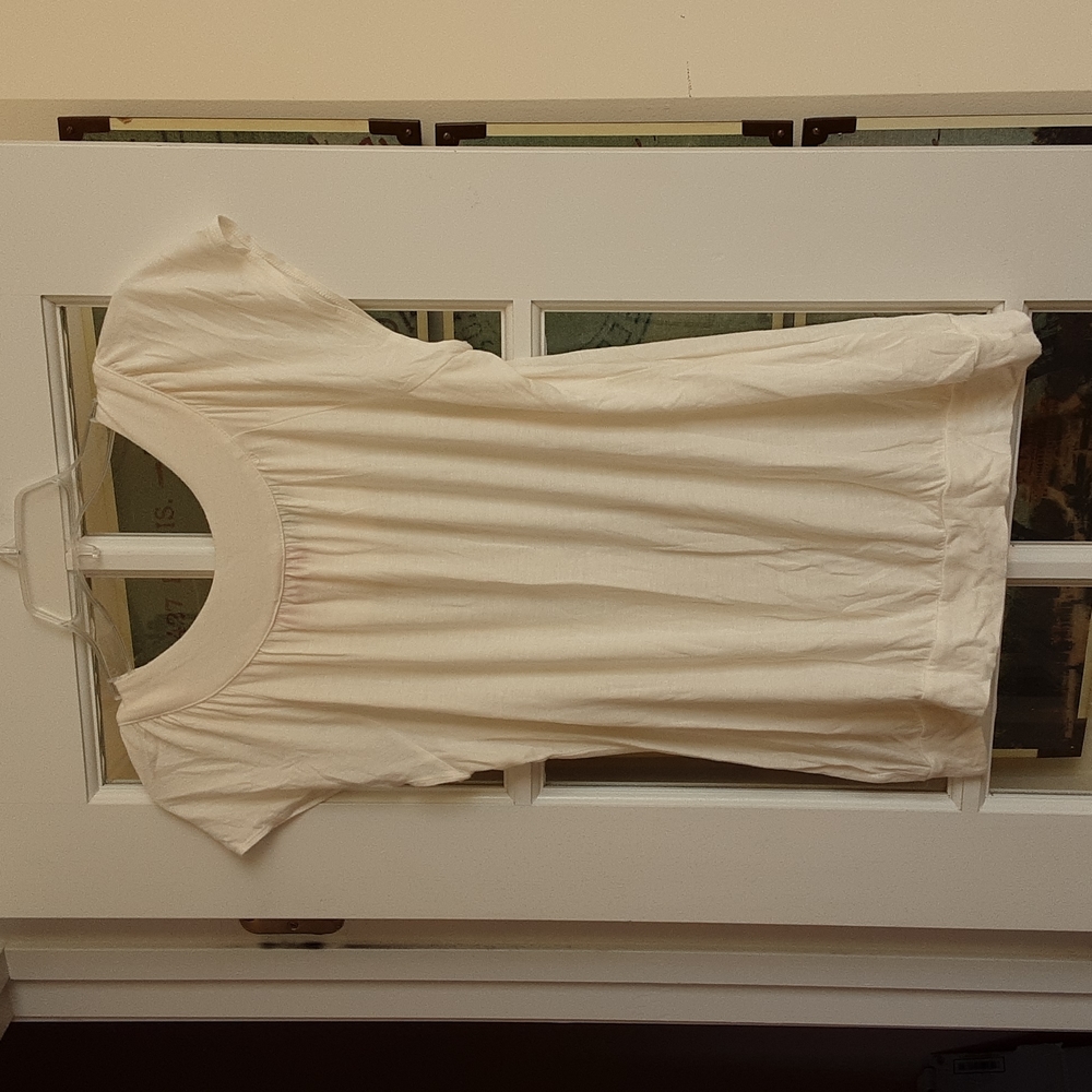 Elle Pearl Floral Rosettes Cream Scoop Neck Top - Picture 3 of 3
